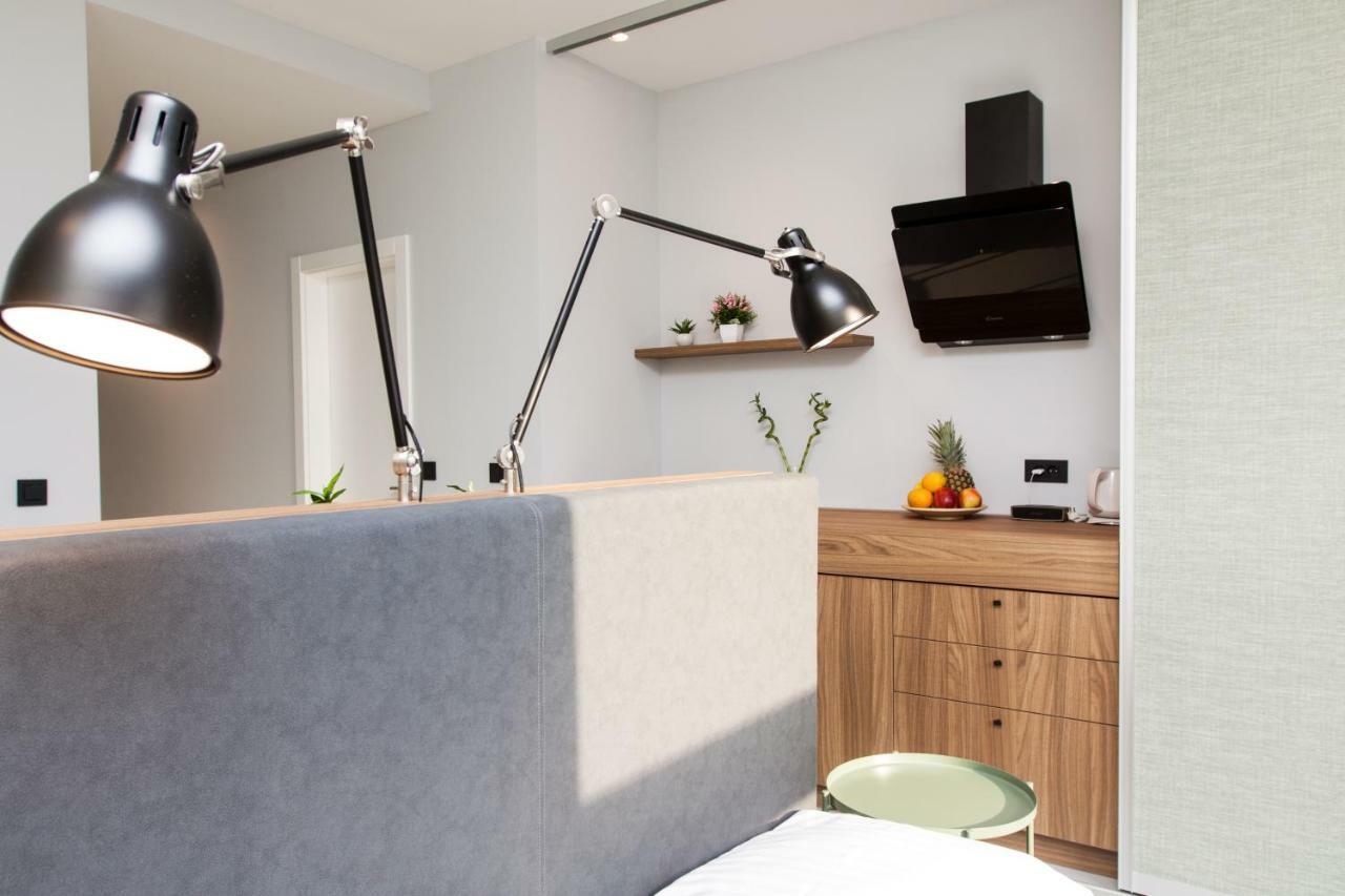 Rooms And Apartments Glossy Zagreb Extérieur photo